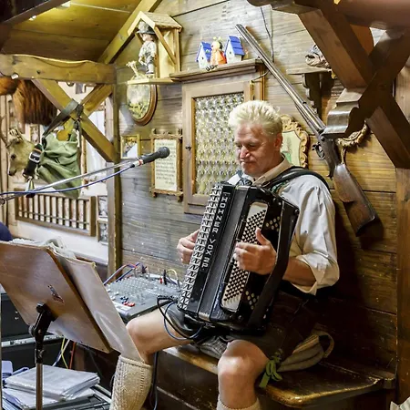 Гостьовий будинок & Fraundorfer 3*