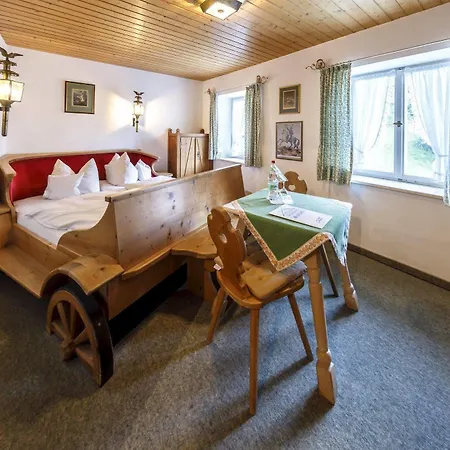 & Fraundorfer Guest house